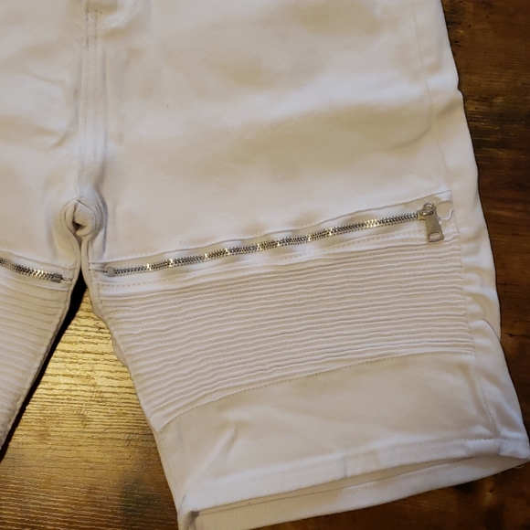 Reset Platinum Denim Shorts - Picture 3 of 6